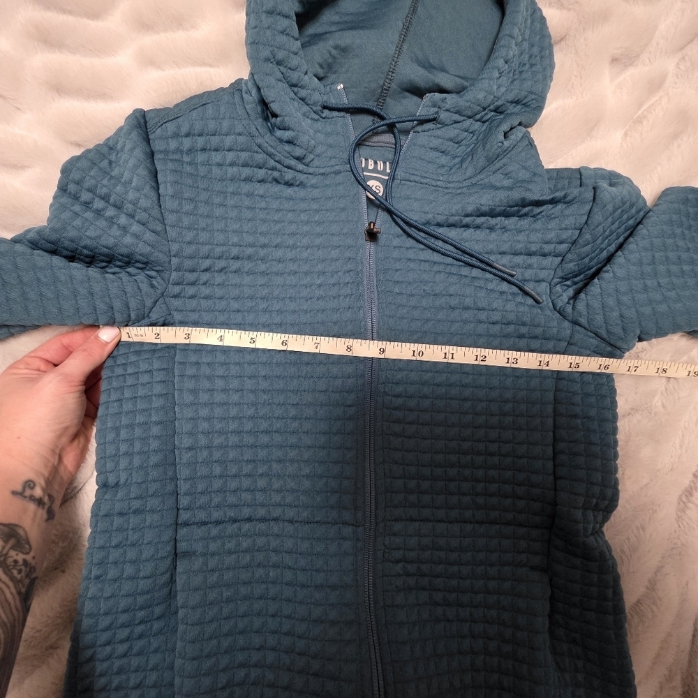 Nobull Quilted Zip Up Jacket Womens Size XS Blue - Picture 8 of 8